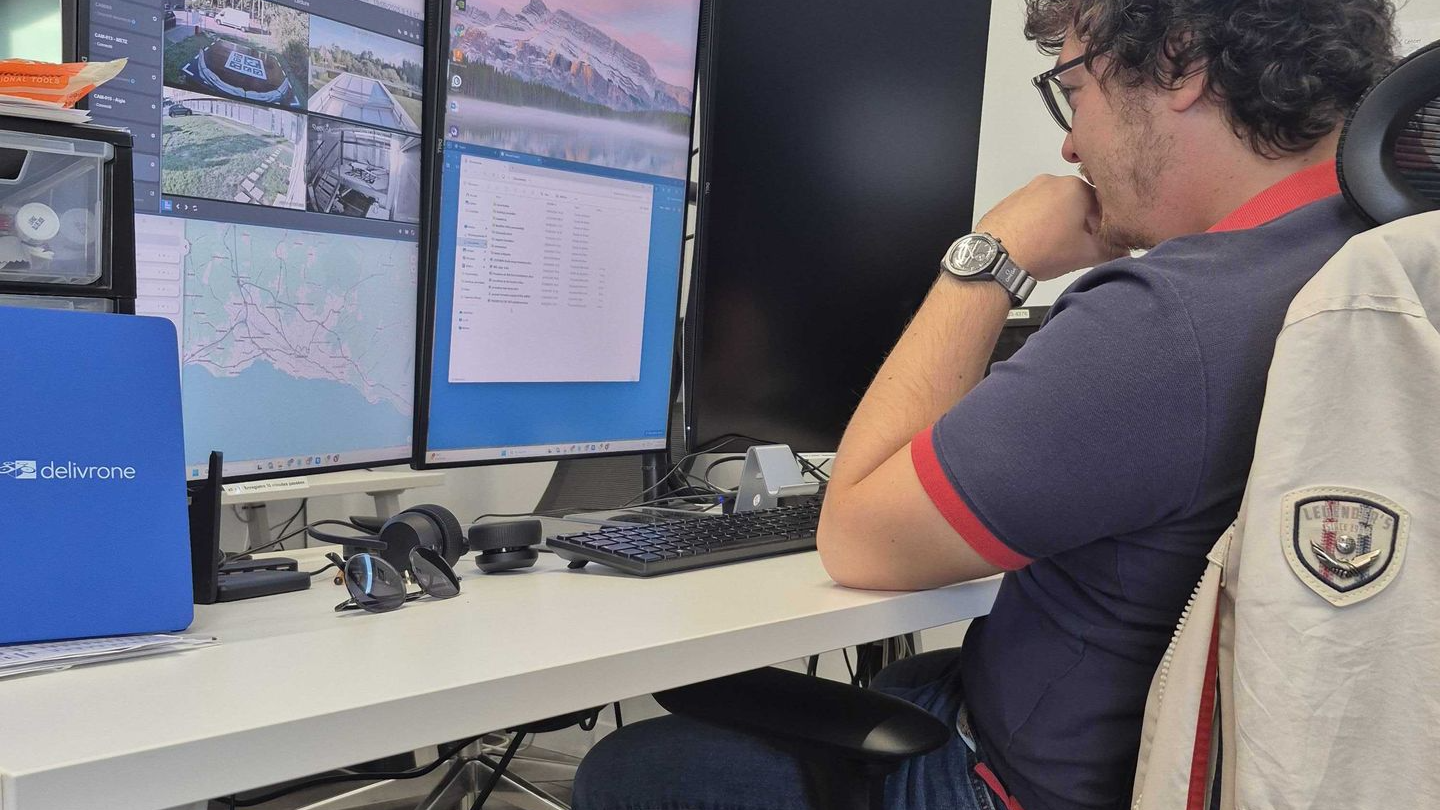 Télépilote suivi du drone